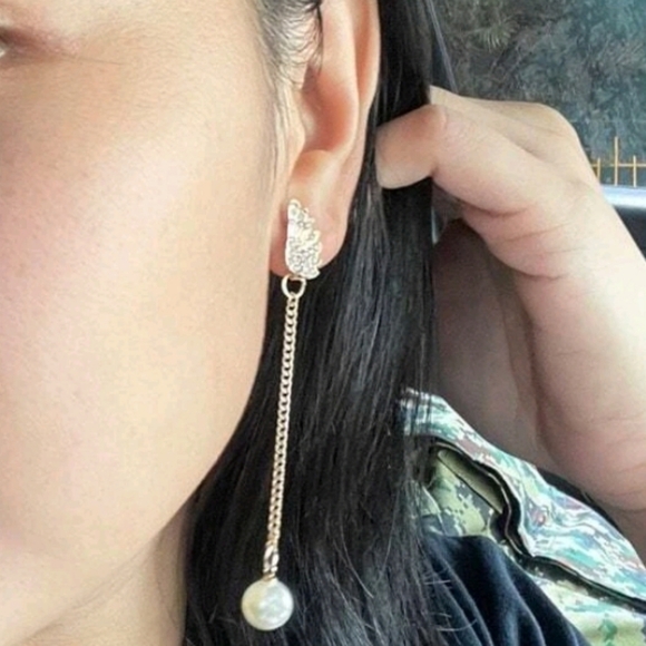 Gold Boho asymmetrical rhinestone pearl Dainty wings Fairy earrings 💖2/$30 - Picture 6 of 11